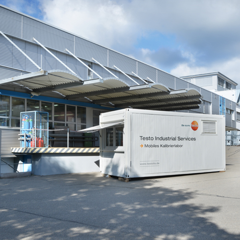 Mobile calibration laboratory Calibration in the mobile laboratory directly at your site